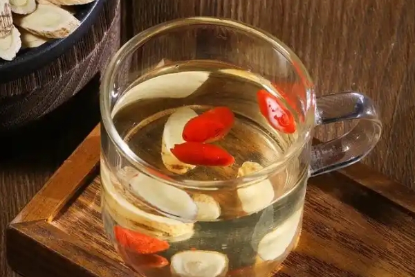 冬季养生茶饮指南:驱寒暖身这样喝才科学