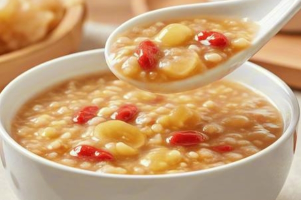 冬季养生粥:暖身滋补的食疗智慧