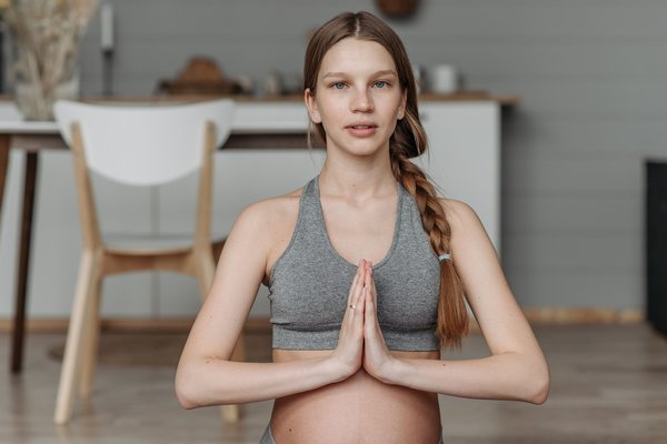 孕妇保健手册：孕期检查与日常注意事项